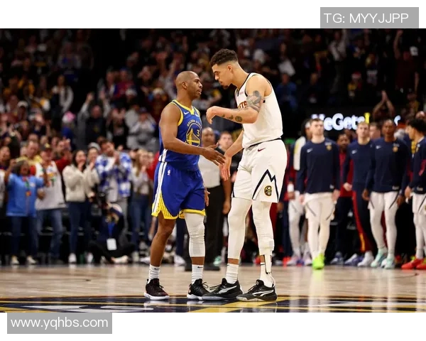 勇士主场取胜，逆转击败掘金，展现冠军风范